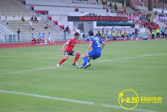 42分鐘，深圳鵬城，11號(hào)周俊進(jìn)球，1-0