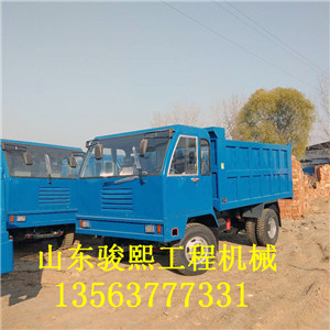 平斗木材隨車吊四驅車_翻斗爬山虎拖拉機_隨車吊爬山