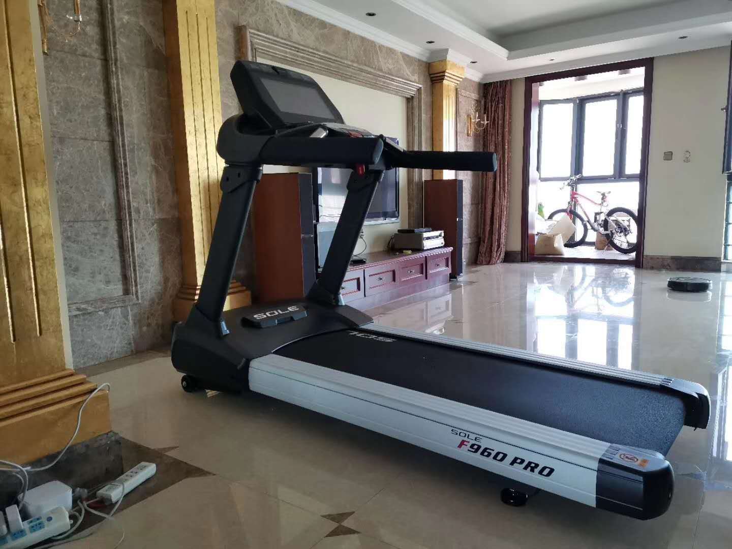 美國(guó)sole速爾F960PRO跑步機(jī)進(jìn)口商用健身房器材